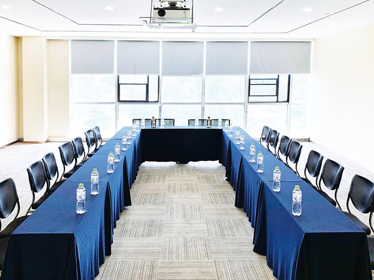 Holiday Inn Express - Jinan Exhibition Center, An Ihg Hotel Exterior foto
